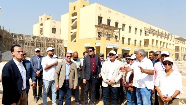 وزير الإسكان وزير الإسكان