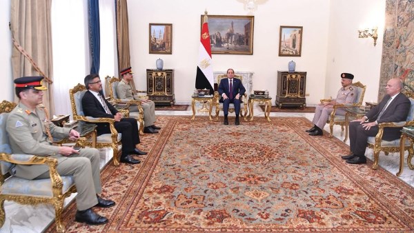 الرئيس عبد الفتاح السيسي الرئيس عبد الفتاح السيسي
