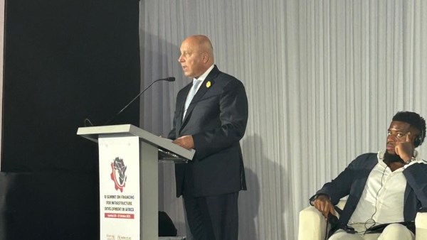 وزير الصناعة والنقل وزير الصناعة والنقل