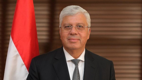 الدكتور أيمن عاشور الدكتور أيمن عاشور