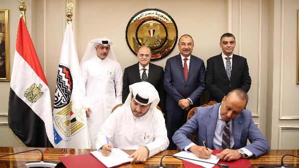 توقيع شراكة إستراتيجية توقيع شراكة إستراتيجية