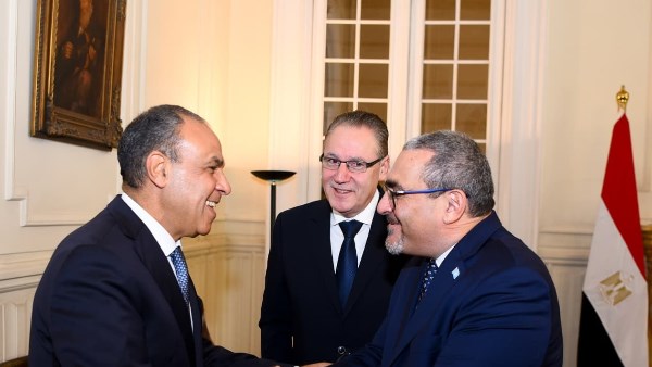 بدر عبد العاطى