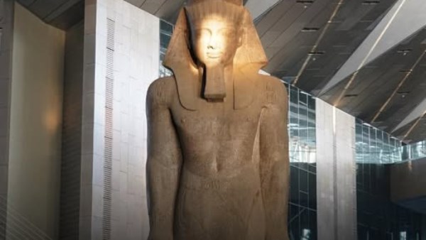 برئاسة ملوك وأمراء ورؤساء.. ساعات على افتتاح المتحف المصري الكبير