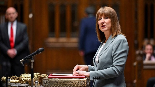 وزيرة الخزانة البريطانية تؤجر منزلها دون ترخيص.. ما القصة؟ وزيرة الخزانة البريطانية تؤجر منزلها دون ترخيص.. ما القصة؟