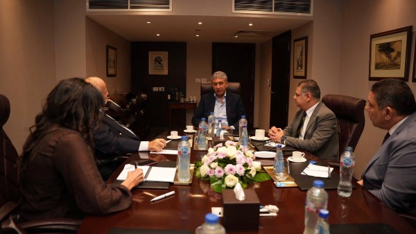 وزير السياحة يبحث دعم الاستثمارات السياحية في مصر مع رئيس المجلس العالمي للسفر 