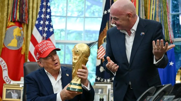 فيفا تعلن جائزة جديدة للسلام وسط جدل حول احتمال منحها لترامب