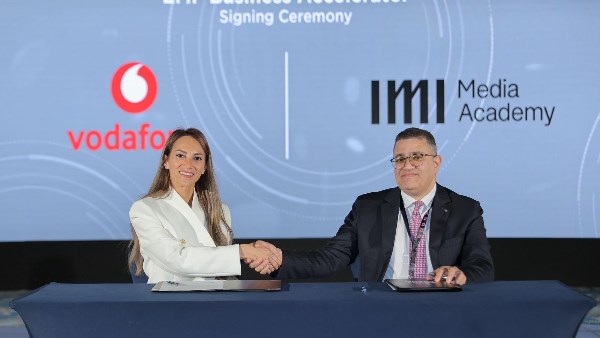 ڤودافون مصر وأكاديمية ‏IMI للإعلام يوقعان اتفاقية شراكة لتمكين كوادر الصحفيين والإعلاميين 