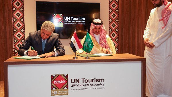مصر والسعودية توقعان مشروع برنامج تنفيذي للتعاون المشترك في مجال السياحة