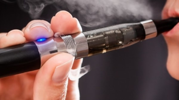 جدل في المغرب حول فرض ضرائب جديدة على السجائر الإلكترونية