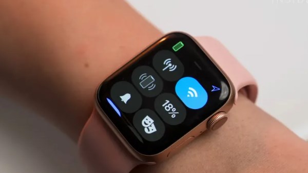 تحقيق أمريكي جديد يهدد ساعات أبل بحظر الاستيراد