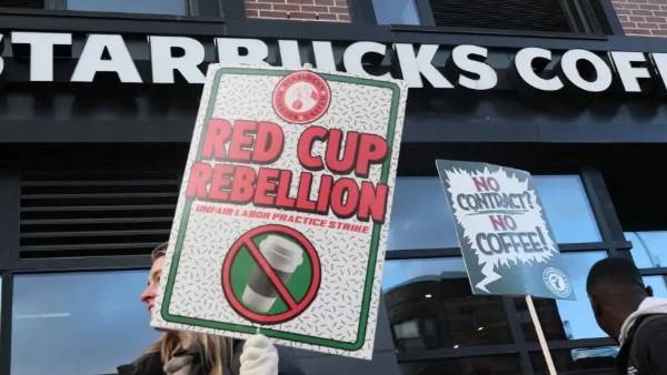نقابة ستاربكس تحذر: الإضراب الوطني قد يصبح الأكبر في تاريخ الشركة