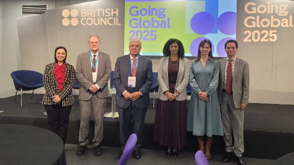 الدكتور محمد أيمن عاشور