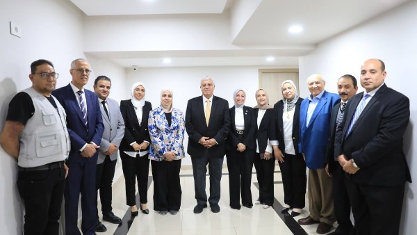 الدكتور أيمن عاشور