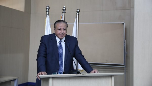 الدكتور هشام عزمي