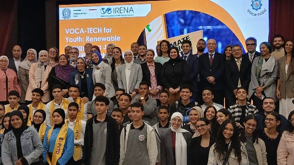 طلاب مجمع أبو غالب التكنولوجي