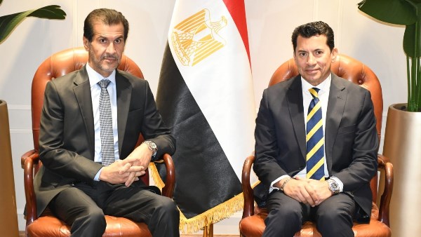 وزير الشباب وسفير دولة قطر