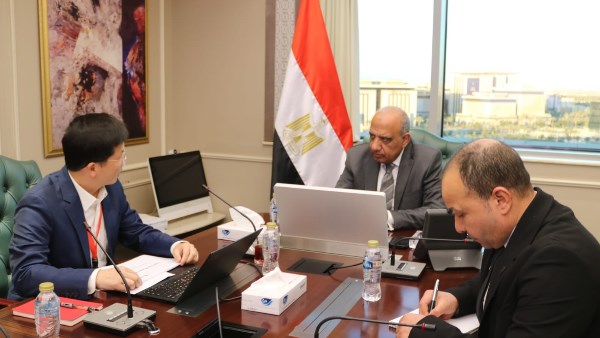 وزير الكهرباء