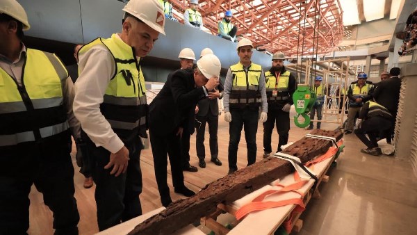 وزير السياحة 