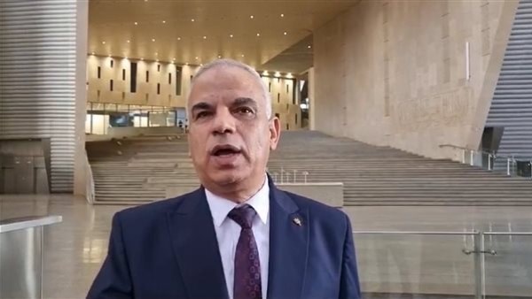 الدكتور عيسى زيدان، مدير عام ترميم الآثار ونقل القطع بالمتحف المصري الكبير