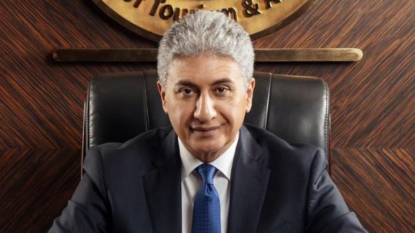 وزير السياحة 