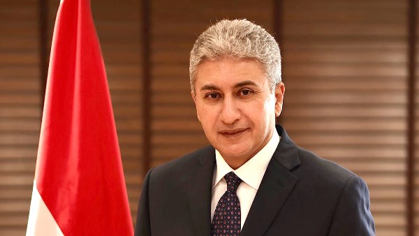 وزير السياحة 