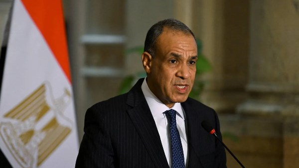 وزير الخارجية والهجرة 