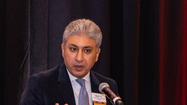 وزير السياحة والآثار