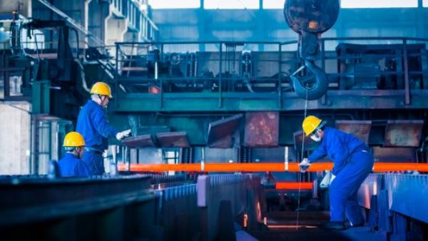 تراجع قطاع التصنيع الفرنسي للشهر الثالث على التوالي