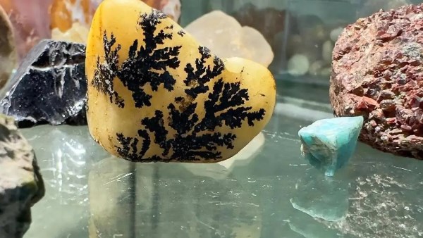 بينها فحص قوائم العقوبات.. التزامات جديدة لتجار المعادن الثمينة والأحجار الكريمة في السعودية