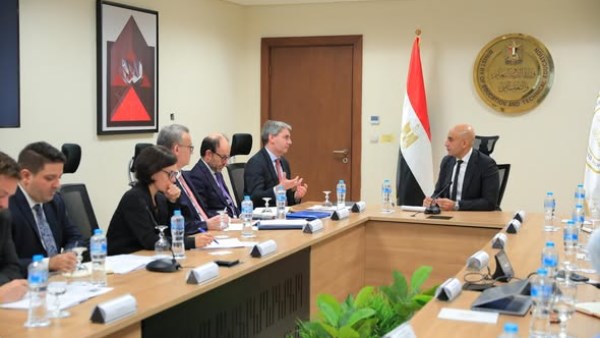وزير التعليم يبحث مع بنك الاستثمار الأوروبي التعاون لتطوير 1,230 مدرسة فنية والتوسع في 89 مدرسة تكنولوجيا تطبيقية