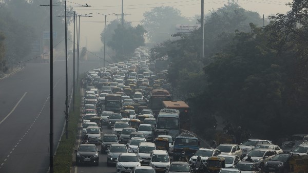 الهند تشدد إجراءات مكافحة التلوث في دلهي بعد وصول جودة الهواء لمستويات خطيرة