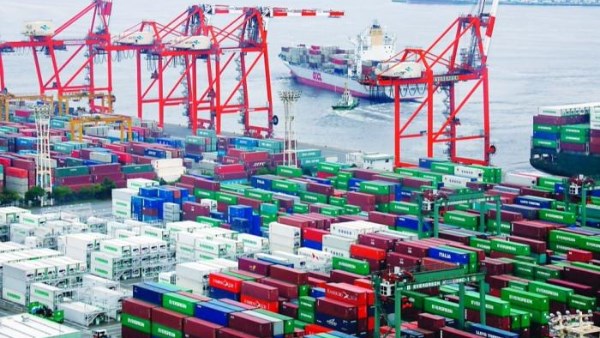 قفزة قوية في صادرات اليابان بدعم من أوروبا والولايات المتحدة