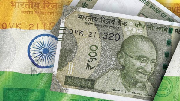 الروبية الهندية تتعرض لضغوط قوية وتصبح الأسوأ أداءً في آسيا