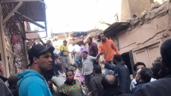 وزيرة التضامن تتابع تداعيات انهيار عقار سكني في إمبابة وتوجه بتقديم مساعدات عاجلة للضحايا