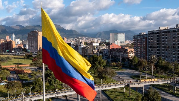 كولومبيا تعلن حالة طوارئ اقتصادية بعد رفض البرلمان إصلاحها الضريبي