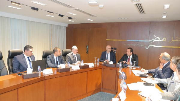 رئيس جهاز مستقبل مصر يجتمع بالرئيس التنفيذي لـ«تنظيم الاتصالات» لبحث دعم البنية التحتية الذكية للمشروعات التنموية