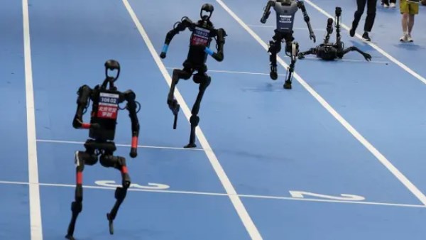 سباق الروبوتات البشرية بين بكين وواشنطن.. التحديات والمنافسة على تكنولوجيا المستقبل