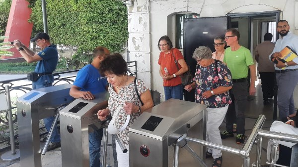 البوابات الإلكترونية