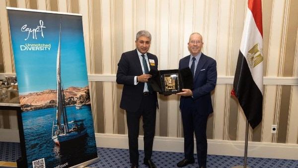 وزير السياحة