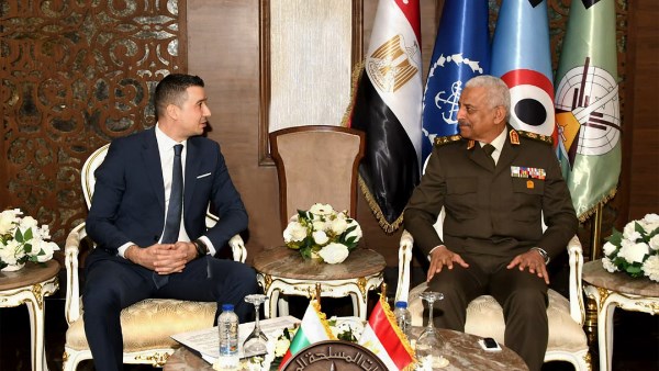 وزير الدفاع