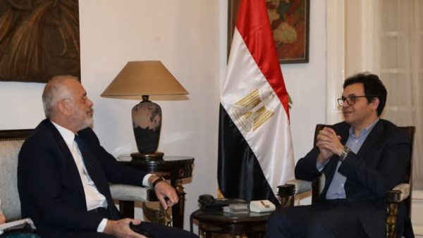 وزير الثقافة و سفير اليونان