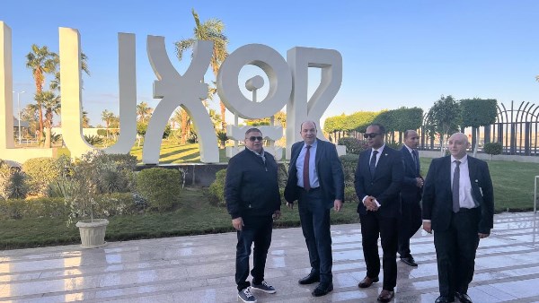 مطار الأقصر