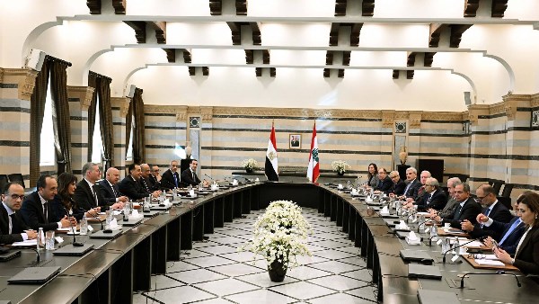 جلسة مباحثات