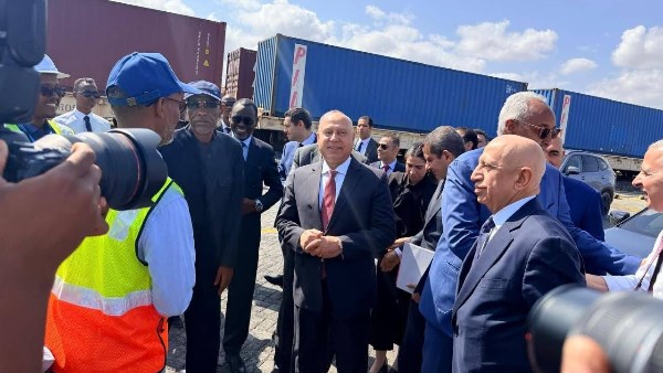 وزير الصناعة والنقل