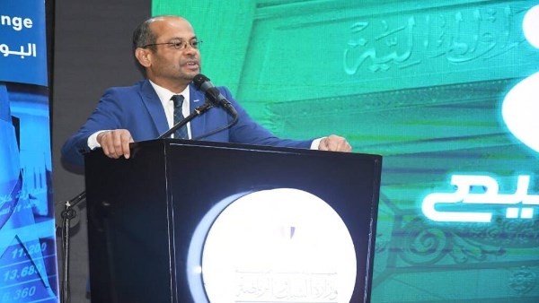 أحمد الشيخ رئيس البورصة المصرية أحمد الشيخ رئيس البورصة المصرية