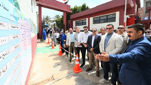 وزير الإسكان ومحافظ الشرقية يختتمان جولتهما بتفقد محطة تنقية مياه شرب العزيزية بمنيا القمح وزير الإسكان ومحافظ الشرقية يختتمان جولتهما بتفقد محطة تنقية مياه شرب العزيزية بمنيا القمح