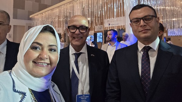 المهندس شريف الشربيني وزير الإسكان والمرافق والمجتمعات العمرانية 