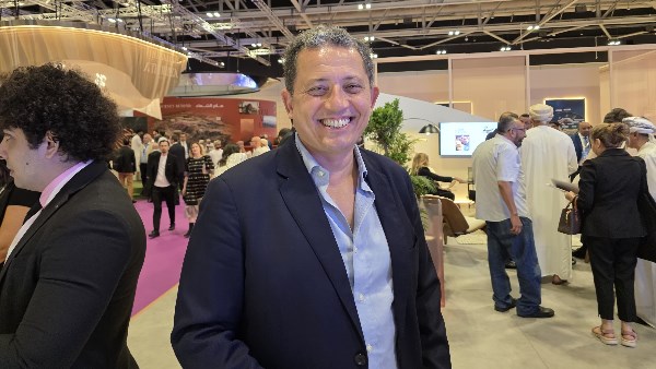 المهندس عمر الهيتمي الرئيس التنفيذي لشركة البحر الأحمر للمقاولات المهندس عمر الهيتمي الرئيس التنفيذي لشركة البحر الأحمر للمقاولات