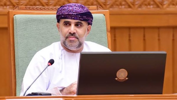 وزير الإسكان والتخطيط العمراني بسلطنة عُمان وزير الإسكان والتخطيط العمراني بسلطنة عُمان