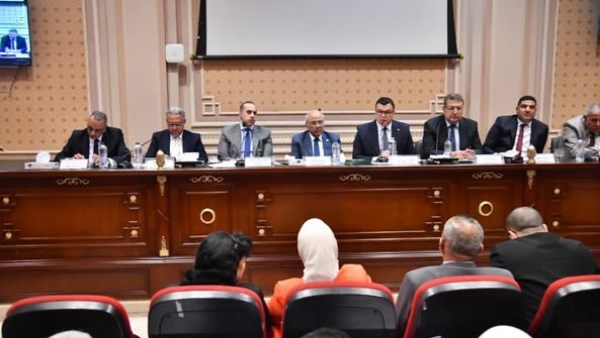 وزير الإسكان يوجه رسالة طمأنة إلى المواطنين بخصوص قانون الإيجار وزير الإسكان يوجه رسالة طمأنة إلى المواطنين بخصوص قانون الإيجار